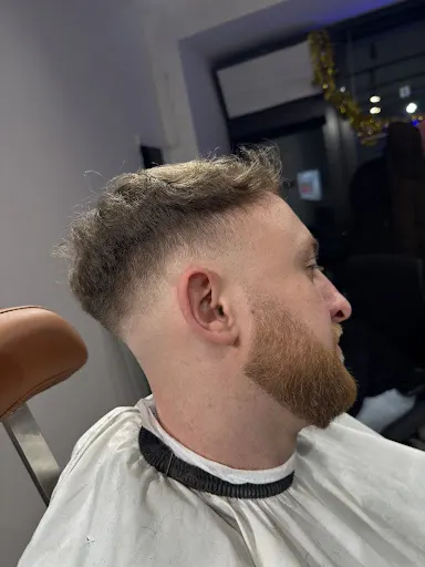 Barber Україна Барбер Fryzjer Barbershop Барбершоп Парикмахер мужской парикмахерская мужские стрижки цірюльник цирюльник